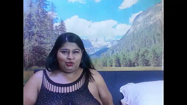 Snapshot of indianhoney694u chatting on 03.05.26 indianhoney694u online show from 03.05.26