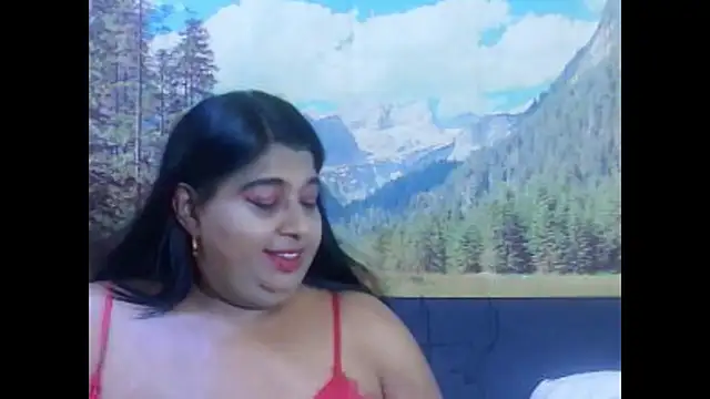 Snapshot of indianhoney694u chatting on 03.10.26 indianhoney694u online show from 03.10.26