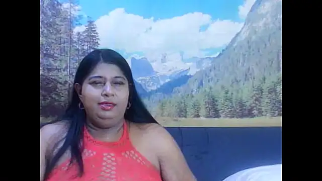 Snapshot of indianhoney694u chatting on 03.11.26 indianhoney694u online show from 03.11.26