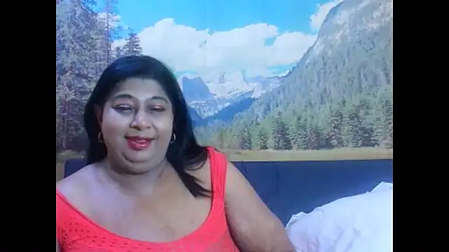 Snapshot of indianhoney694u chatting on 03.17.26 indianhoney694u online show from 03.17.26