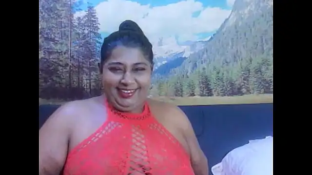 Snapshot of indianhoney694u chatting on 04.01.26 indianhoney694u online show from 04.01.26