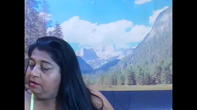 Snapshot of indianhoney694u chatting on 04.10.26 indianhoney694u online show from 04.10.26