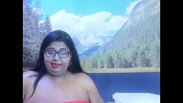 Snapshot of indianhoney694u chatting on 04.13.26 indianhoney694u online show from 04.13.26