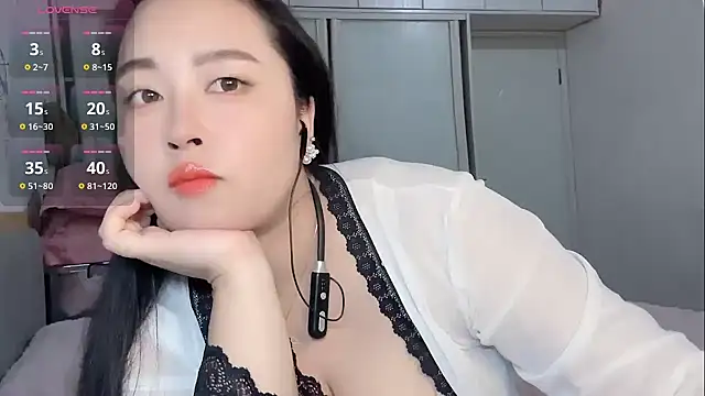 Snapshot of xchenchen chatting on 10.25.25 xchenchen online show from 10.25.25