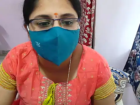 Snapshot of jannu6482 chatting on 10.11.25 jannu6482 online show from 10.11.25