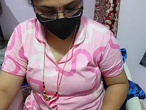 Snapshot of jannu6482 chatting on 10.27.25 jannu6482 online show from 10.27.25