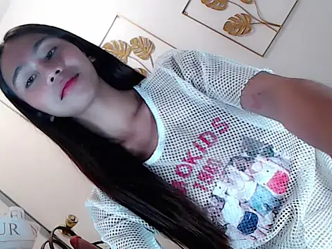 Snapshot of sweety_kyrah18 chatting on 10.04.25 sweety kyrah18 online show from 10.04.25