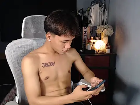 naughtyboyloy 0 online show from 02.21.26