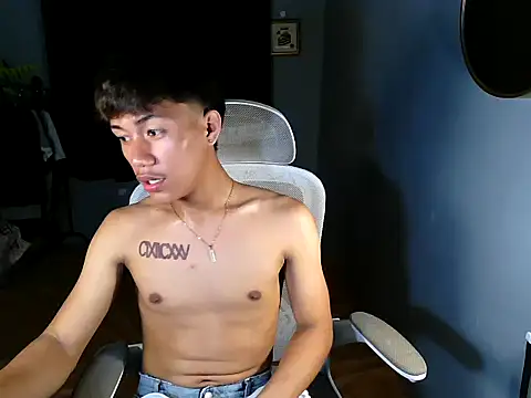 naughtyboyloy 0 online show from 04.29.26