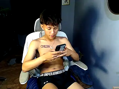 naughtyboyloy 0 online show from 04.30.26