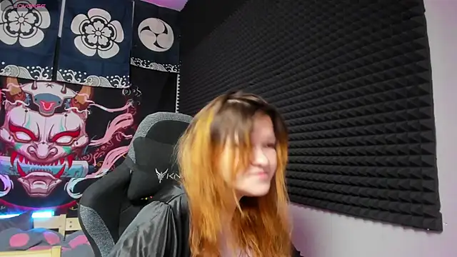 Snapshot of Nora_lovvvv chatting on 10.25.25 Nora lovvvv online show from 10.25.25