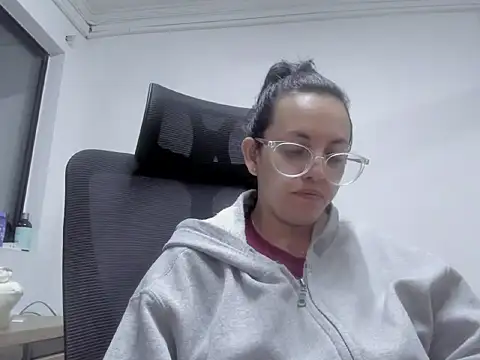 dalila macherano1 online show from 10.10.25