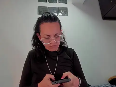 dalila macherano1 online show from 10.16.25