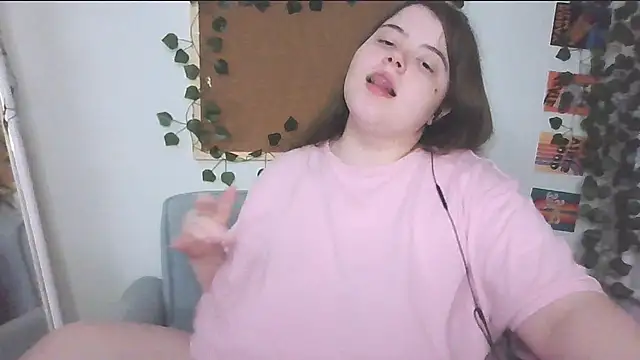 Snapshot of brattyprincessemma chatting on 10.16.25 brattyprincessemma online show from 10.16.25