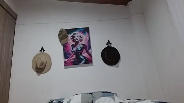 Snapshot of Crystal_Star_ chatting on 03.01.26 Crystal Star online show from 03.01.26