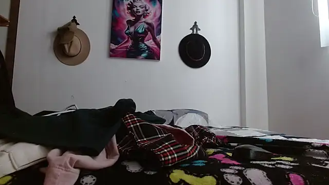 Snapshot of Crystal_Star_ chatting on 03.02.26 Crystal Star online show from 03.02.26