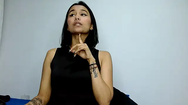 Gia Lee online show from 10.06.25