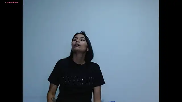 Gia Lee online show from 12.22.25