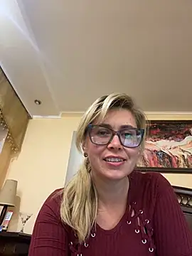 Snapshot of Crystal00Girl chatting on 10.03.25 Crystal00Girl online show from 10.03.25