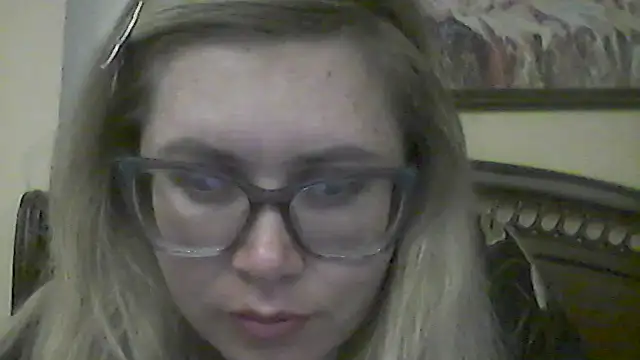 Snapshot of Crystal00Girl chatting on 11.01.25 Crystal00Girl online show from 11.01.25