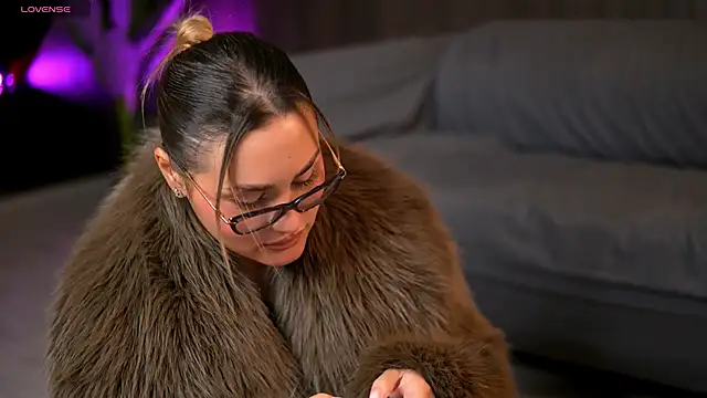 KayaAzur online show from 10.16.25