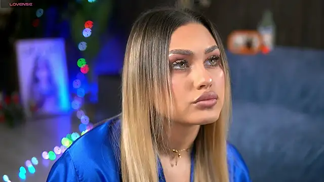 KayaAzur online show from 10.28.25