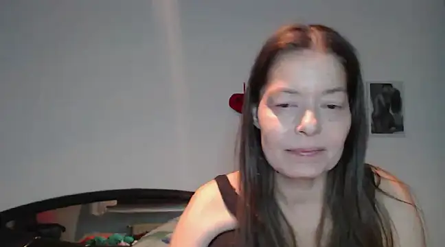 Snapshot of SexySarah177 chatting on 01.01.25 SexySarah177 online show from 01.01.25