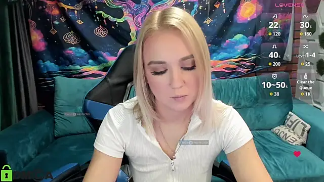 CrystalGirl99 online show from 11.19.25