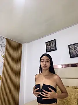 Snapshot of millycute18_ chatting on 10.07.25 millycute18 online show from 10.07.25