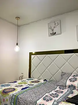 Snapshot of millycute18_ chatting on 10.21.25 millycute18 online show from 10.21.25