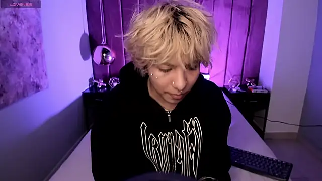 OliIverr22 online show from 12.16.25