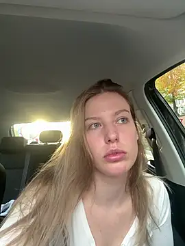 Chloemillerrxx online show from 11.18.25