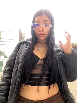 Maddy Piink online show from 12.21.25