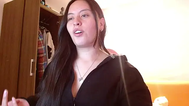 madissooon   online show from 11.14.25