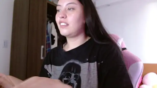 madissooon   online show from 11.21.25