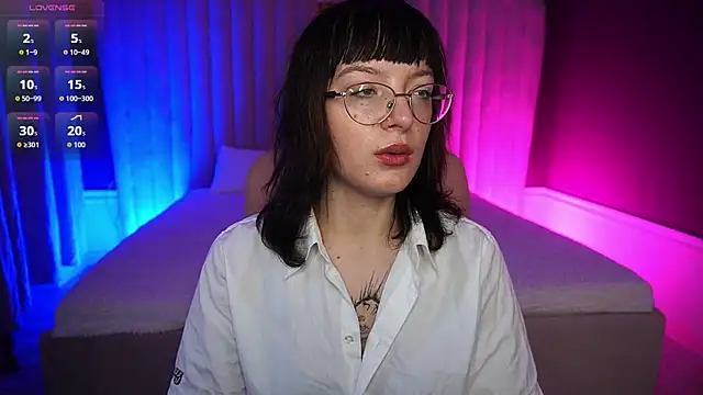 Snapshot of Pixie_Peachh chatting on 10.07.25 Pixie Peachh online show from 10.07.25