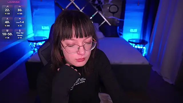 Snapshot of Pixie_Peachh chatting on 10.24.25 Pixie Peachh online show from 10.24.25