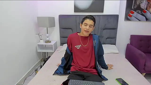 Snapshot of laysson_billy chatting on 10.13.25 laysson billy online show from 10.13.25