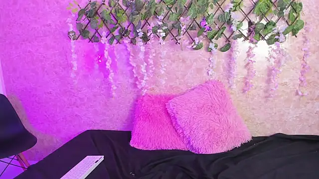 ImEmily444 online show from 10.10.25