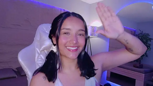 HannahMontgomery online show from 04.14.26