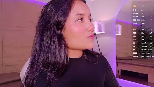 Snapshot of HannahMontgomery chatting on 05.18.26 HannahMontgomery online show from 05.18.26