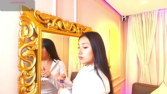 Nahomi key  online show from 09.18.25