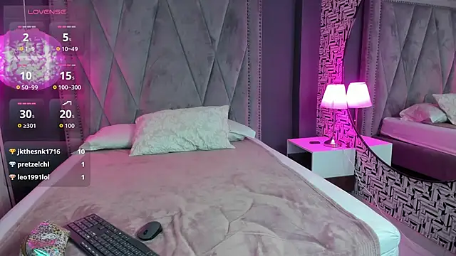 Nahomi key  online show from 10.19.25