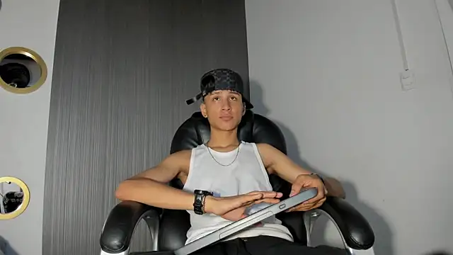 Daddy Darcks online show from 09.25.25