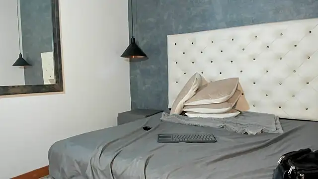 Daddy Darcks online show from 10.24.25