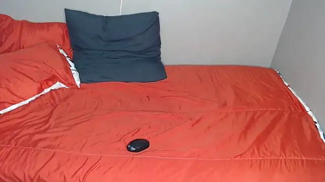 Lunalee online show from 10.06.25