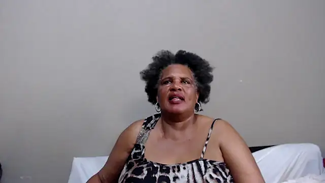 Snapshot of GrandBustyMelon chatting on 02.01.26 GrandBustyMelon online show from 02.01.26