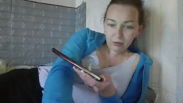 DanaNeon online show from 04.13.26