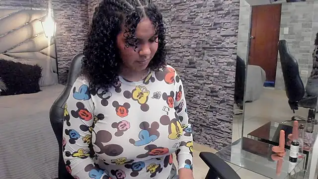 Snapshot of BellyBigBoobs chatting on 10.20.25 BellyBigBoobs online show from 10.20.25