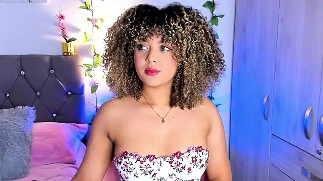 isajonnes18 online show from 10.06.25